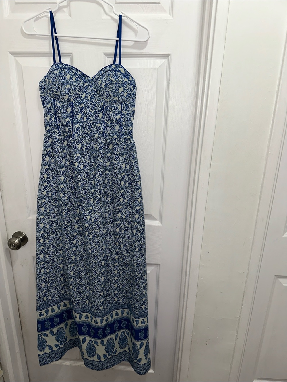 Blue Printed Spaghetti-Strap Maxi Dress with Sweetheart Bodice